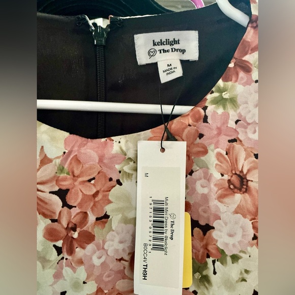 Elegant Floral Long Sleeve Dress - Picture 2 of 4